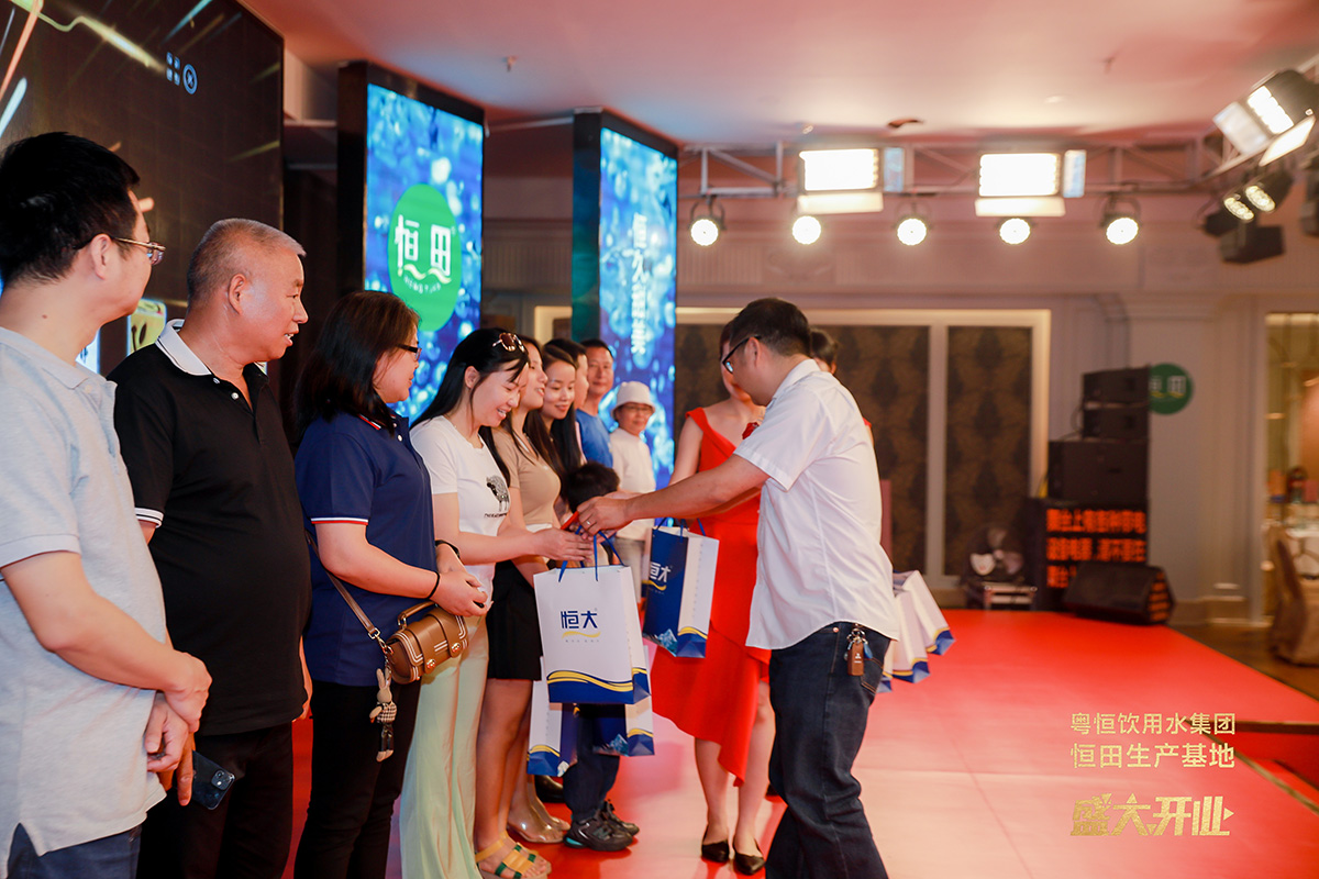 ecabe6d70304fc8ef48d3f2d2767358.jpg